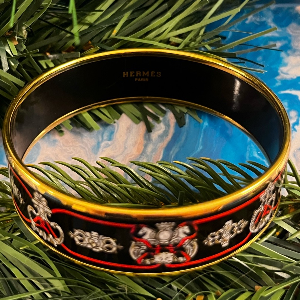 ❤️ Hermes black red & gold bangle bracelet authentic with horses/coat of arms!